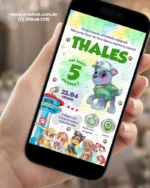 Convite Interativo Patrulha Canina Virtual para aniversário infantil, com Chase, Rocky, Marshall, Skye, Rubble e outros personagens em um design colorido.