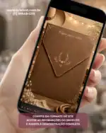 Convite country de 15 anos com design rústico em tons de marrom exibido em celular.